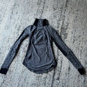 Lululemon Half Zip Jacket Gray Pattern - Size 2